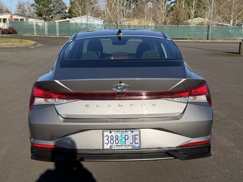 Used 2021 Hyundai Elantra SEL image 7