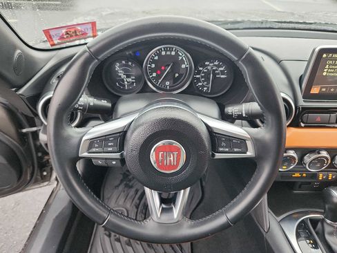 Used 2019 FIAT 124 Spider Lusso w/ Convenience Group image 18