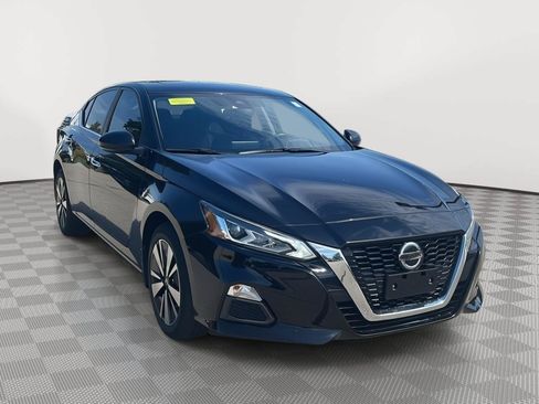 Used 2022 Nissan Altima 2.5 SV w/ SV Premium Package AWD/4WD image 5