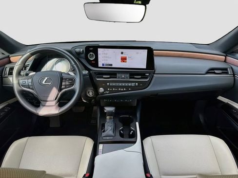 Used 2025 Lexus ES 350 w/ Premium Package FWD image 16