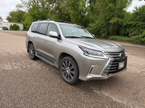 Used 2021 Lexus LX 570 4WD w/ Luxury Package image 14