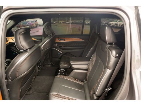 Used 2022 Jeep Grand Cherokee L Summit AWD/4WD image 15