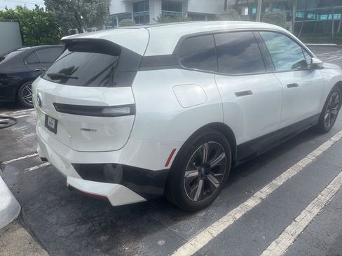 Used 2023 BMW iX xDrive50 w/ Sport Package image 9