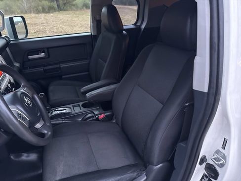 Used 2012 Toyota FJ Cruiser Base image 14