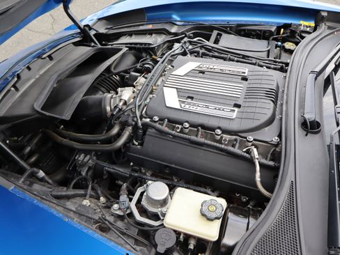 Used 2015 Chevrolet Corvette Z06 w/ Battery Protection Package RWD image 37