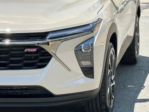 Used 2026 Chevrolet Trax RS w/ Driver Confidence Package FWD image 44