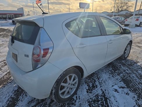 Used 2014 Toyota Prius C Four image 5