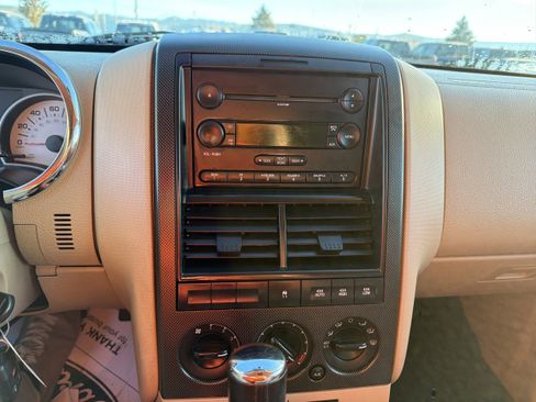 Used 2007 Ford Explorer Sport Trac Limited image 16