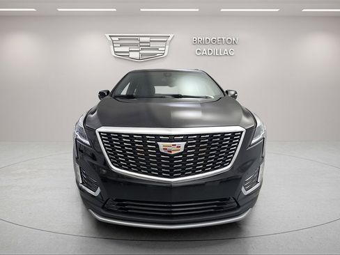 Used 2025 Cadillac XT5 Premium Luxury image 2