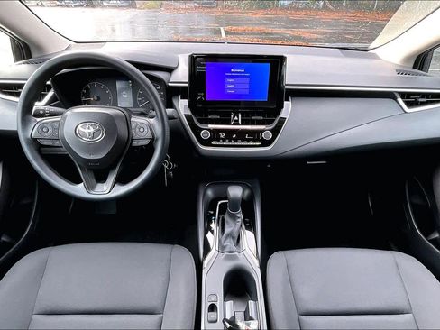 Used 2025 Toyota Corolla LE image 13