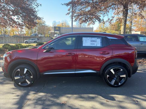 New 2026 Nissan Kicks SR image 4