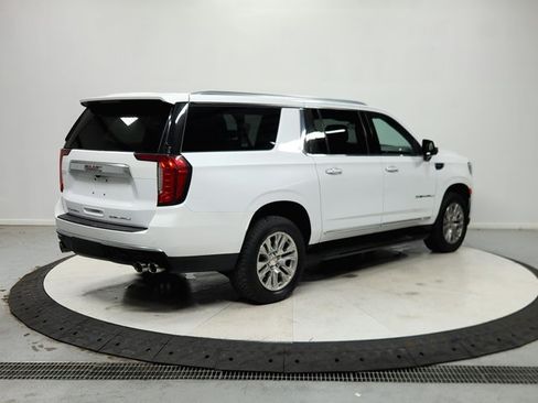 Used 2024 GMC Yukon XL Denali AWD/4WD image 8