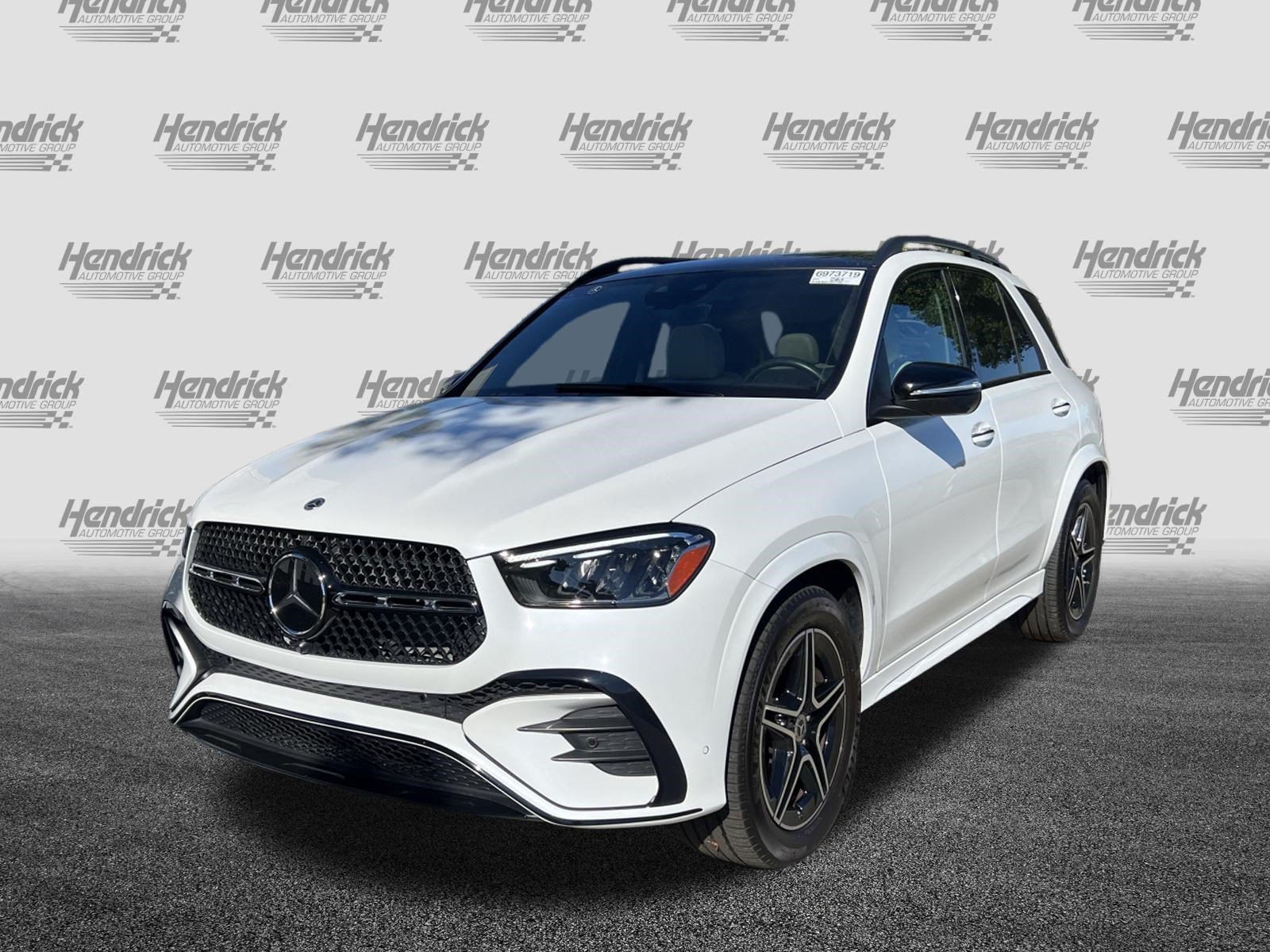 Used 2025 Mercedes-Benz GLE 450 4MATIC w/ AMG Line Exterior image 6