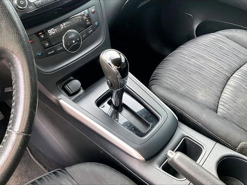Used 2018 Nissan Sentra SV FWD image 17