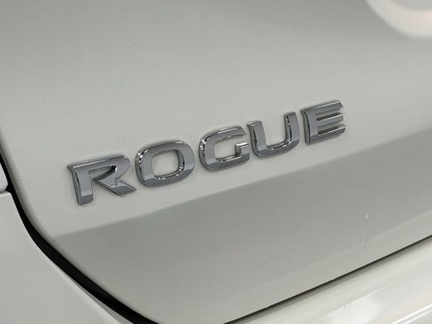 Used 2016 Nissan Rogue SV w/ SV Premium Package image 8