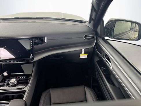 New 2026 Jeep Grand Wagoneer L 4X4 image 27