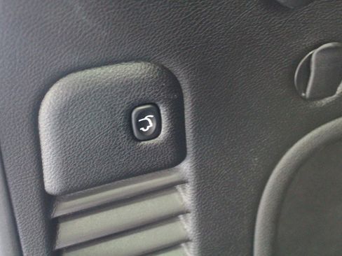 Used 2021 Jeep Grand Cherokee Laredo X image 30