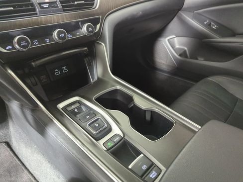 Used 2021 Honda Accord Touring image 19