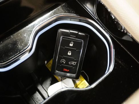 Used 2023 Jeep Grand Cherokee L Limited w/ Luxury Tech Group II image 31