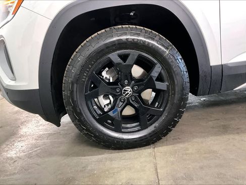 New 2026 Volkswagen Atlas Peak Edition AWD/4WD image 9