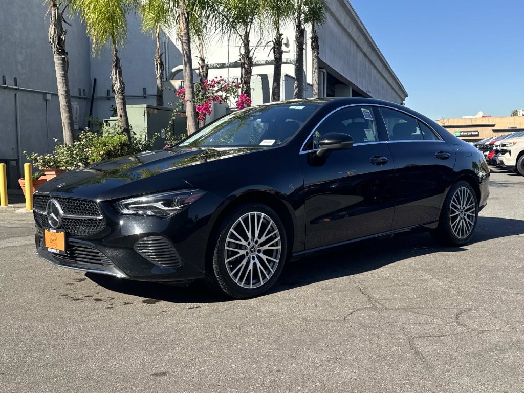 Used 2025 Mercedes-Benz CLA 250 4MATIC image 4