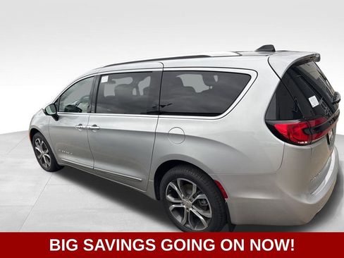 New 2026 Chrysler Pacifica Pinnacle w/ Trailer Tow Group image 10