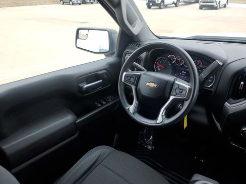 Used 2022 Chevrolet Silverado 1500 Custom w/ LPO, Dark Essentials Package AWD/4WD image 17