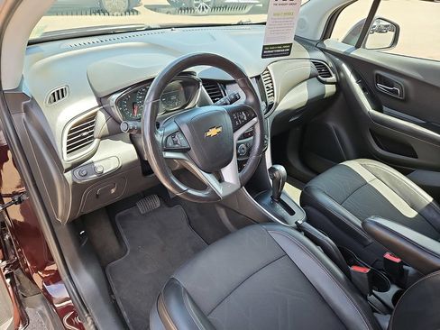 Used 2022 Chevrolet Trax LT w/ Driver Confidence Package AWD/4WD image 14
