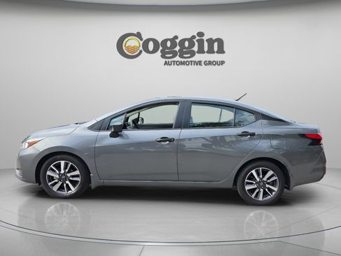 Used 2024 Nissan Versa S w/ S Plus Package FWD image 2