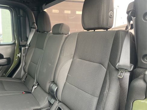 Used 2023 Jeep Gladiator Sport image 38