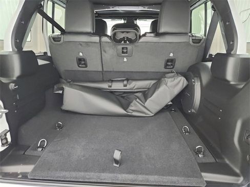 New 2026 Jeep Wrangler Unlimited Rubicon w/ Technology Group image 39