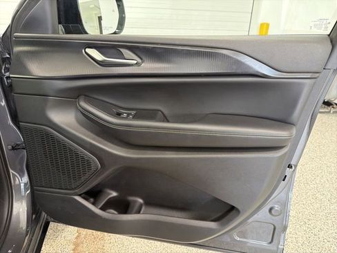 Used 2023 Jeep Grand Cherokee L Altitude image 22