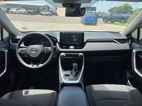 Used 2022 Toyota RAV4 XLE FWD image 17