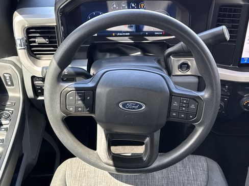 Used 2023 Ford F250 XLT w/ XLT Premium Package AWD/4WD image 18