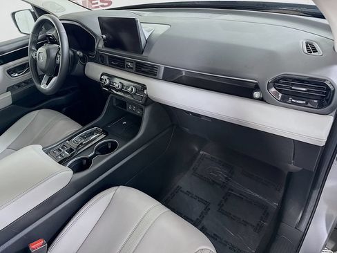 Used 2024 Honda Pilot Touring image 34