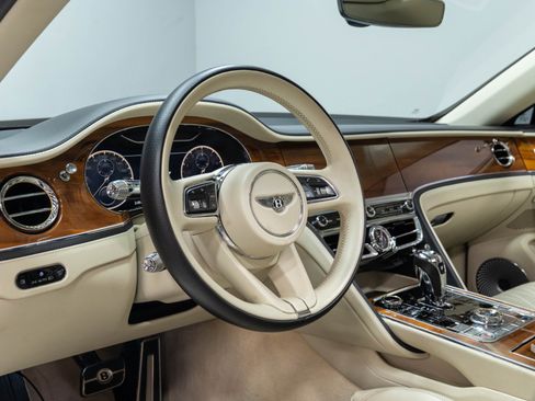 Used 2021 Bentley Flying Spur W12 AWD/4WD image 16