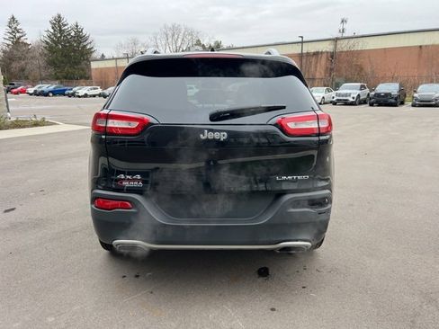 Used 2017 Jeep Cherokee Limited image 6