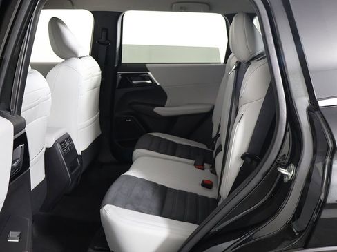 New 2025 Mitsubishi Outlander SE AWD/4WD image 31