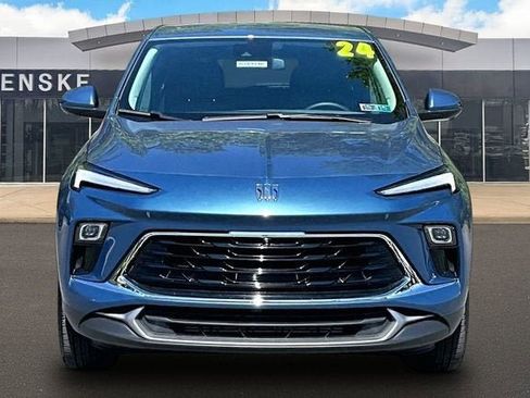 Used 2024 Buick Encore GX Preferred w/ Comfort Package AWD/4WD image 3
