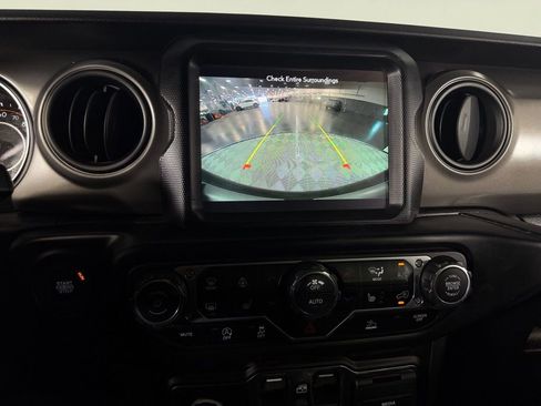 Used 2022 Jeep Wrangler Unlimited Sport w/ Sun And Sound Package AWD/4WD image 18