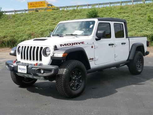 Used 2022 Jeep Gladiator Mojave w/ Cold Weather Group AWD/4WD image 2