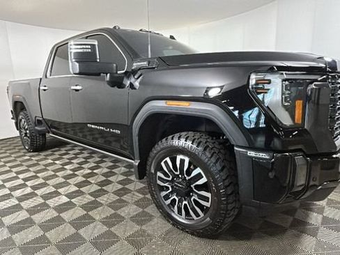 Used 2024 GMC Sierra 2500 Denali Ultimate w/ LPO, GMC Protection Package AWD/4WD image 2