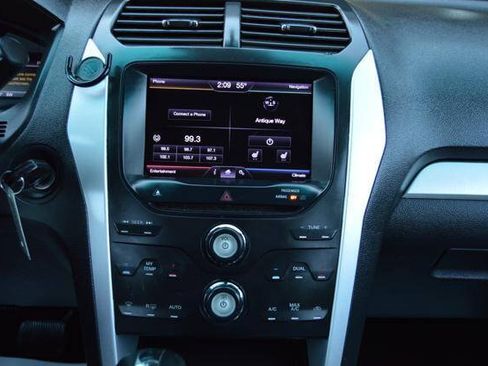 Used 2013 Ford Explorer XLT AWD/4WD image 23