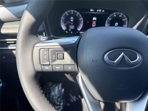 Certified 2025 INFINITI QX60 Luxe AWD/4WD image 18