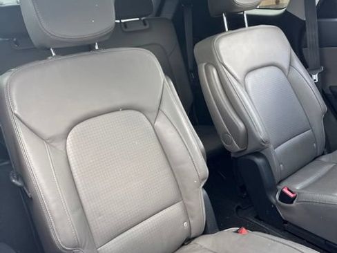 Used 2014 Hyundai Santa Fe Limited w/ Ultimate Package 07 FWD image 9