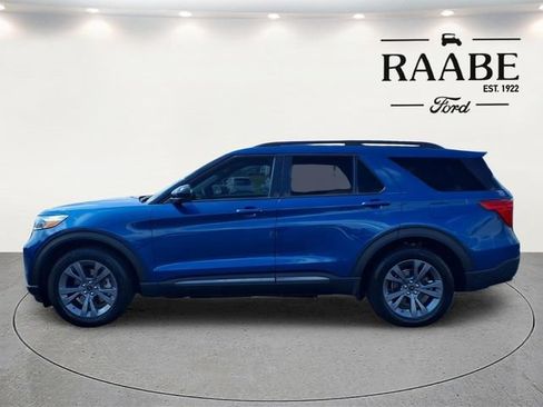 Used 2022 Ford Explorer XLT w/ Equipment Group 202A AWD/4WD image 4
