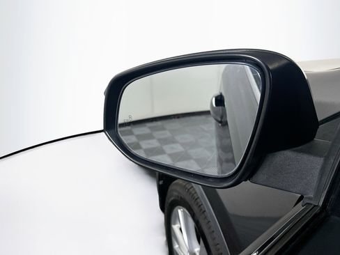 Used 2014 Toyota RAV4 Limited w/ Technology Package FWD image 16
