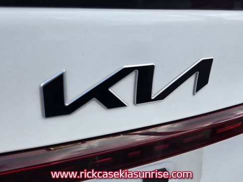 Used 2022 Kia Forte GT-Line w/ GT-Line Premium Package FWD image 9