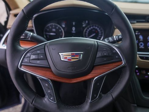 Used 2019 Cadillac XT5 Platinum image 12