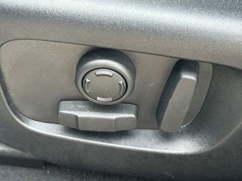 Used 2025 Land Rover Range Rover Velar Dynamic SE image 28